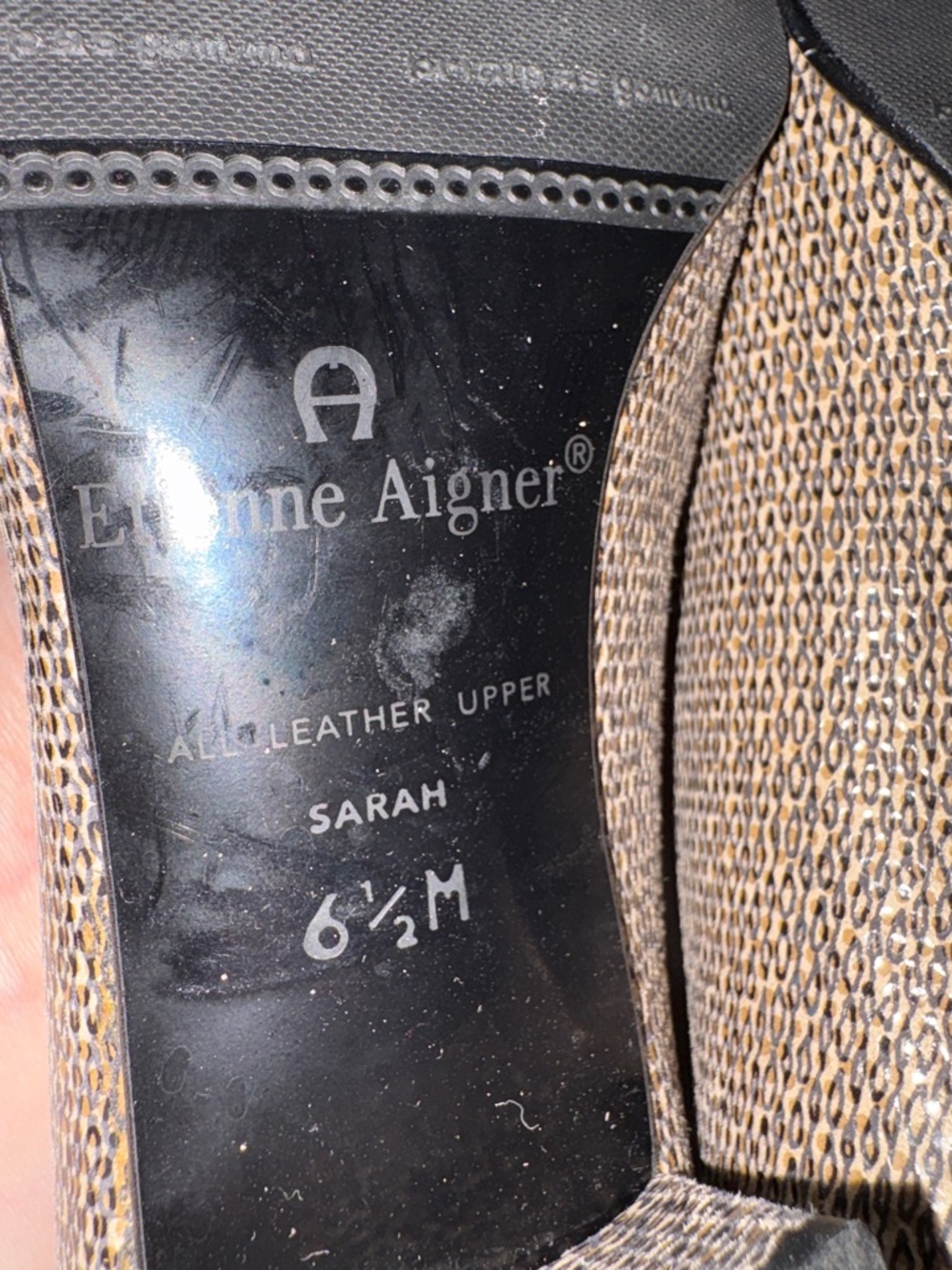VINTAGE Etienne Aigner Sarah Taupe Low Block Heel Pumps Size 6.5 - Picture 7 of 7